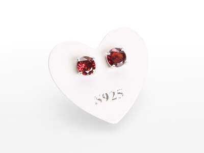 Garnet Facet. Earrings Ag 925/1000