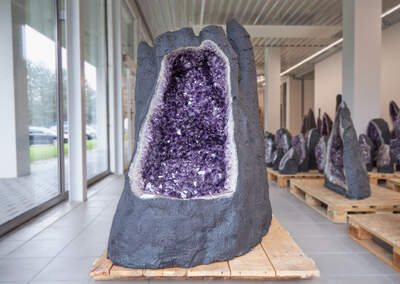 Amethyst Geode 1276 kg