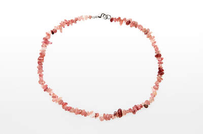 Strawberry Quartz Chips Necklace Short